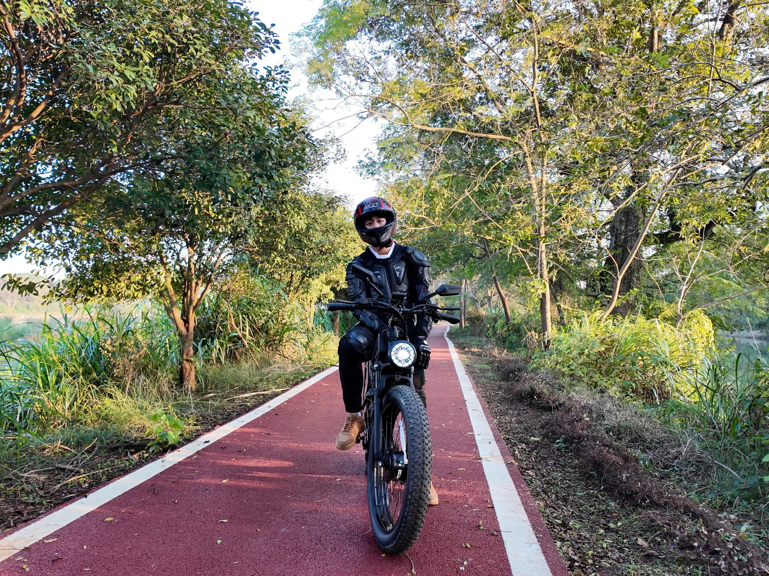 What to Wear in Different Weather When Biking
